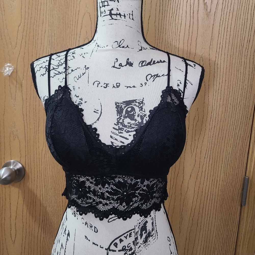 Fornia Black Lace Strappy Bralette - Picture 3 of 5